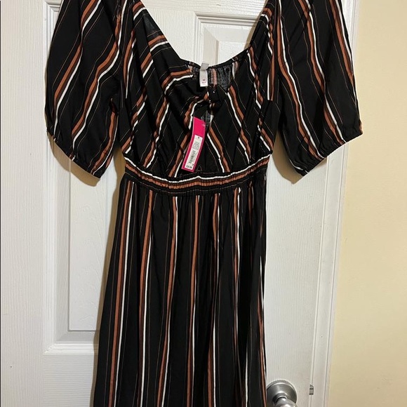 Medium size womens cloths ..new - Picture 2 of 8